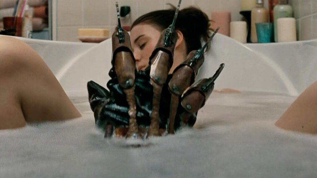 She Thought It Was Just a Bath… Until That Claw Emerged!