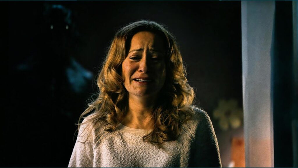 Girl Missing For 12 Years Returns With A Glowing Eyed Demon Standing Behind Her Sister