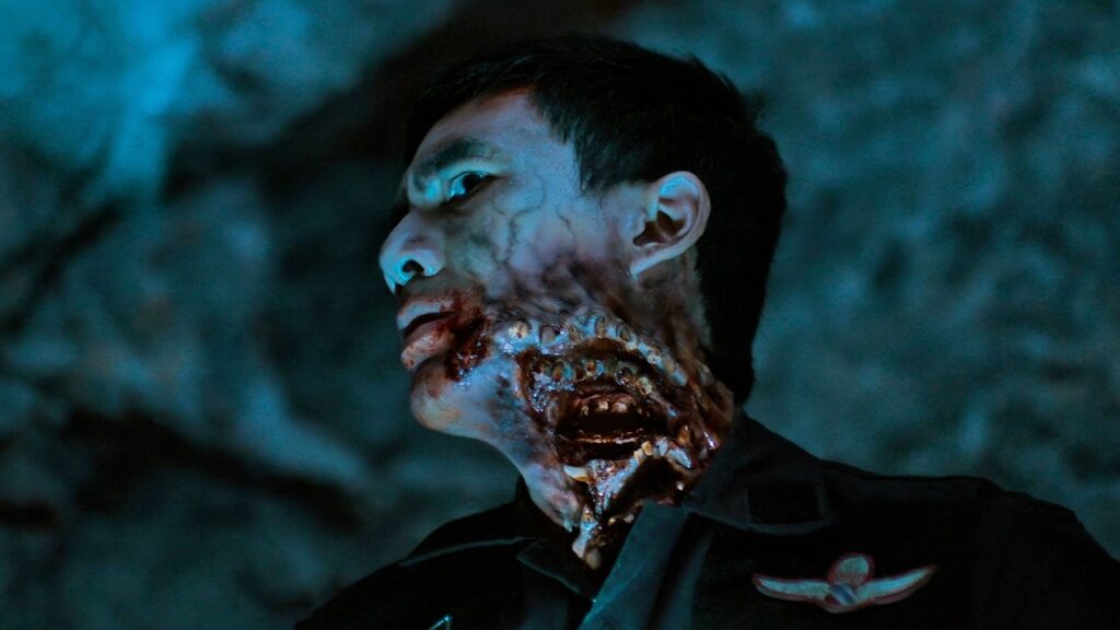 The Cop Felt An Itch On His Neck, Then His Jaw RIPPED OPEN To Reveal Fangs.